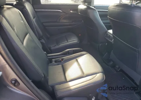 2015 Toyota Highlander Limited z USA, uszkodzony, nr VIN 5TDDKRFH4FS207350